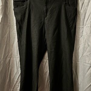 Soho Black Capris